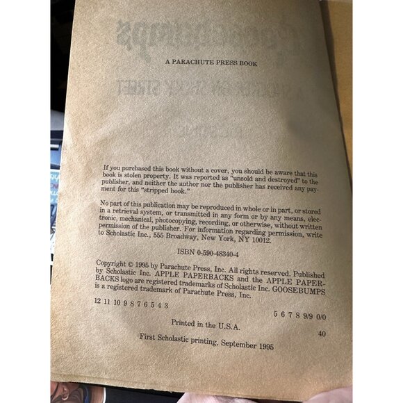 Goosebumps #35 A Shocker On Shock Street R.L. Stine Horror Vtg 1995  HTF Cover - Picture 11 of 11